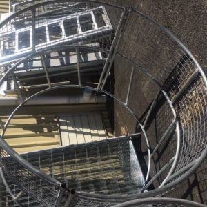 FEEDER ROUND BALE MESH HAY RING 2 PIECE